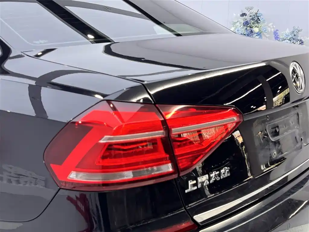 Volkswagen Passat 2017 330TSI DSG Prestige фото 10