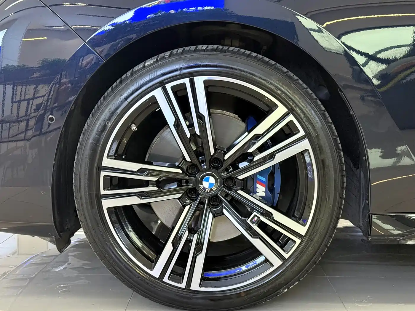 BMW 7 Series 2023 Model 740Li Leading M Sport Package фото 18