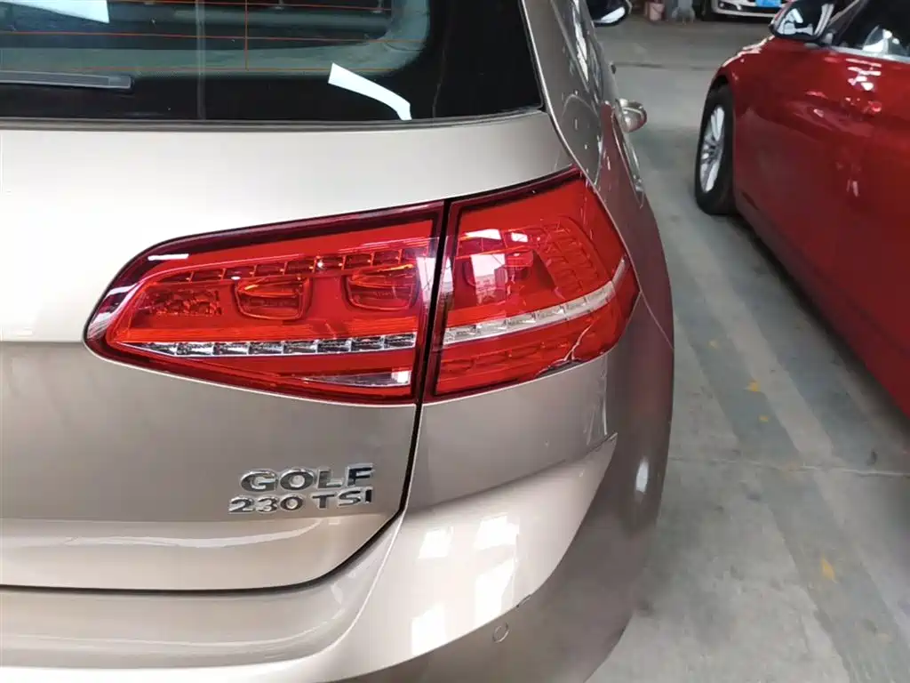 Volkswagen Golf 2016 230TSI Automatic Comfort фото 8