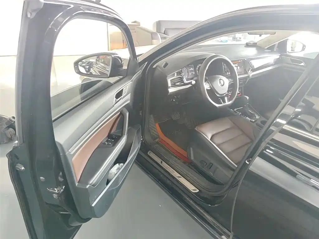 Volkswagen Lavida 2021 280TSI DSG Luxury Edition фото 16
