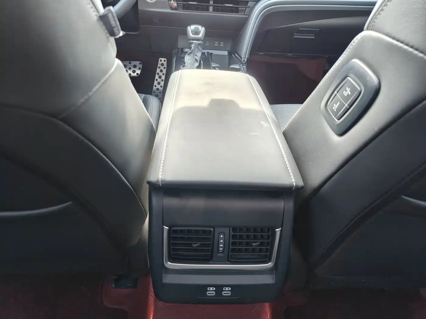 Toyota Camry 2026 Hybrid 2.0HSE Sport Lite Edition фото 13