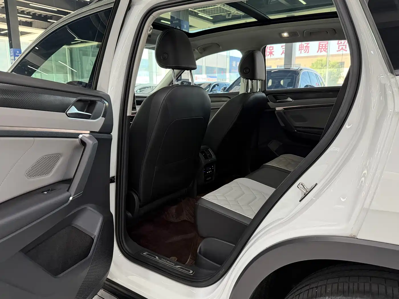 Volkswagen Tayron 2023 280TSI 2WD Luxury Plus Advanced Edition фото 5