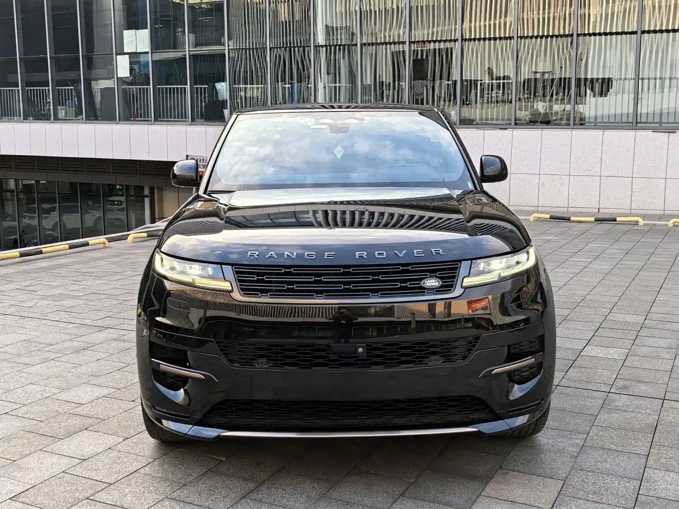 Land Rover Range Rover Sport 2023 400PS Dynamic SE фото 2