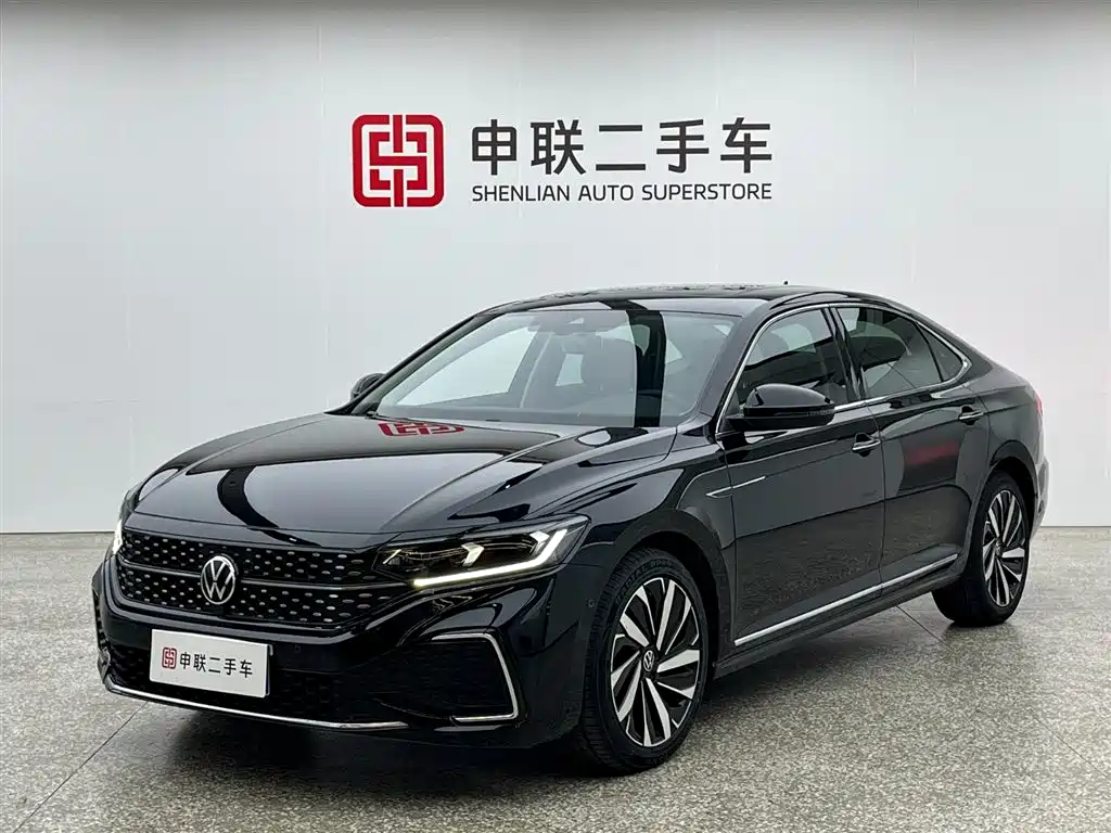 Volkswagen Passat 2022 330TSI Starlight Luxury Edition