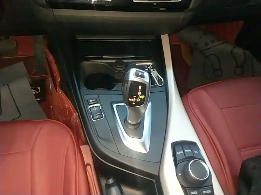 BMW 1 Series (Import) 2016 118i Leading фото 14