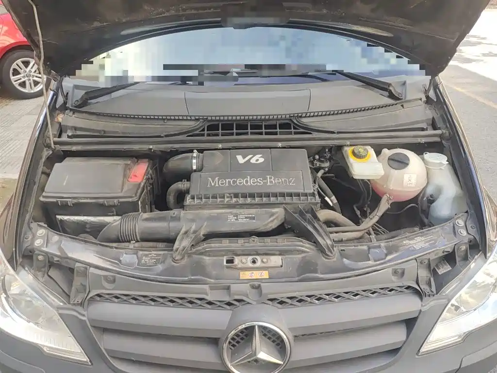 Mercedes-Benz Vito 2011 2.5L 7-Seat Executive Edition фото 11