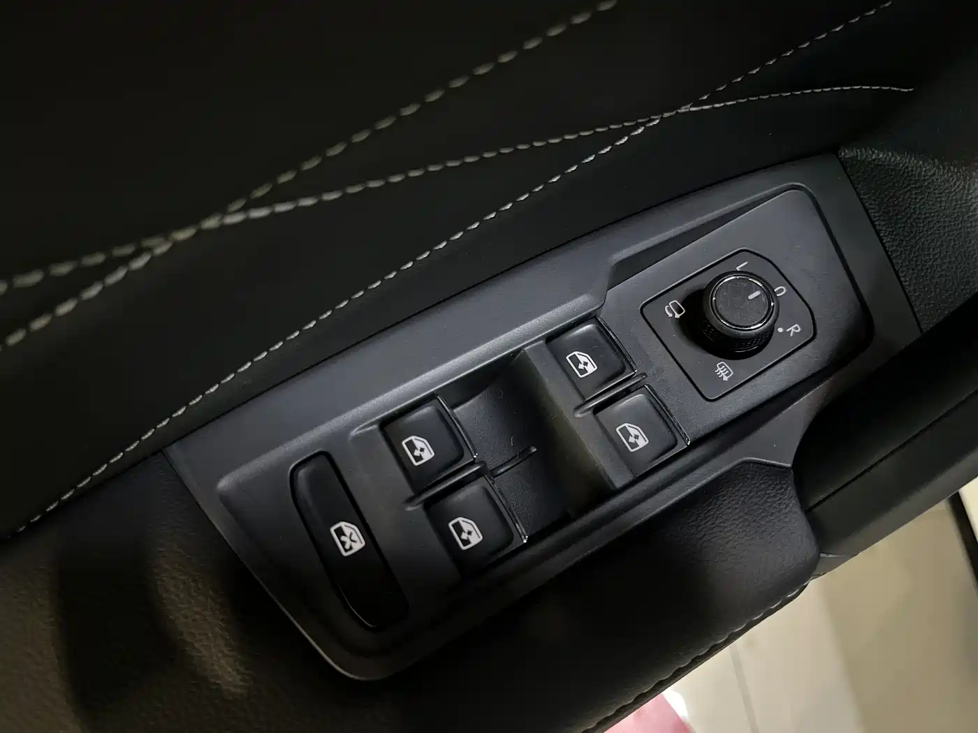 VOLKSWAGEN TIGUAN L NEW ENERGY