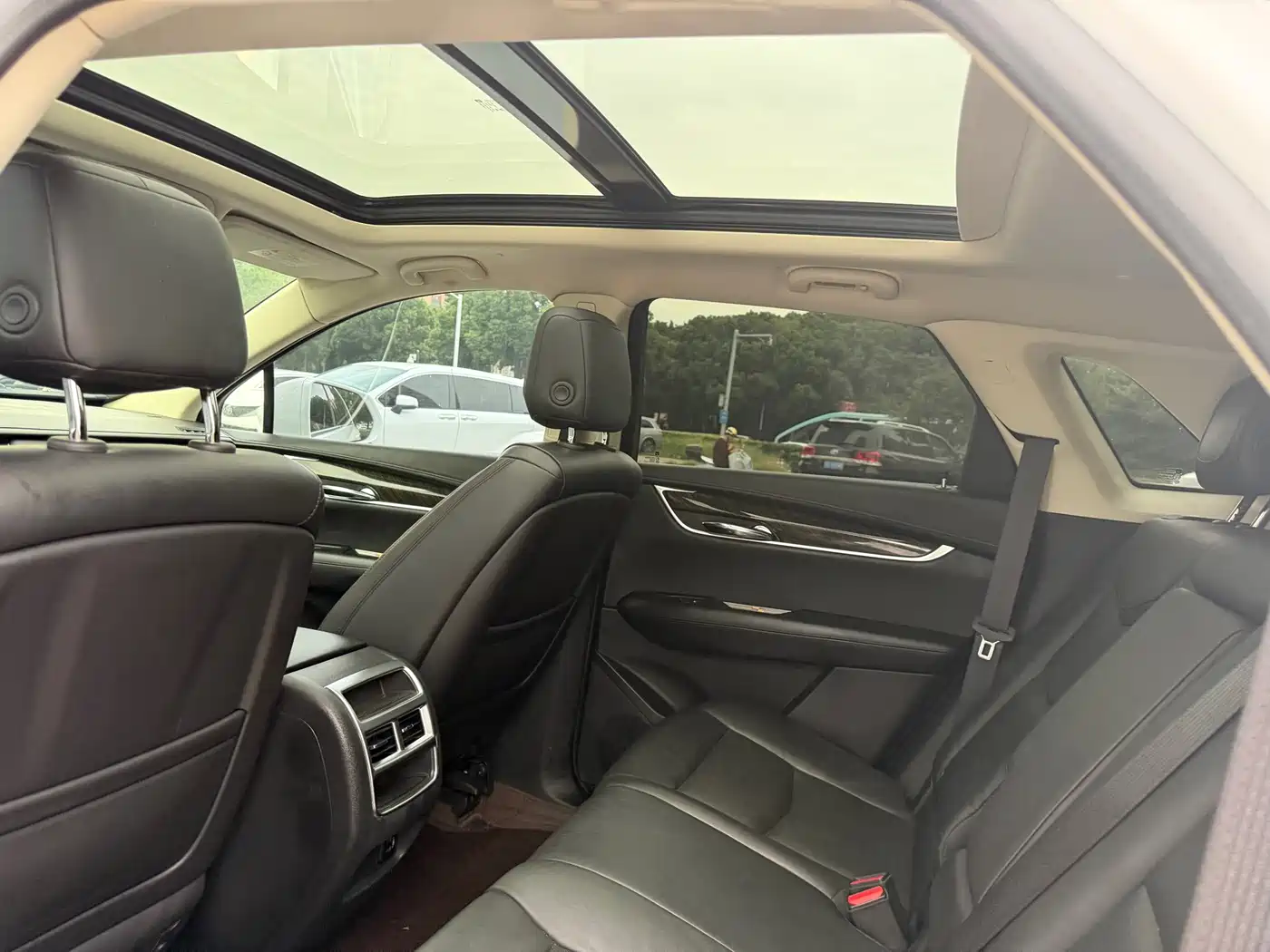 Cadillac XT5 2017 2016 25T Luxury Model