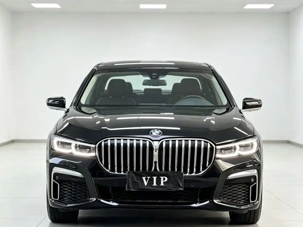 BMW 7 Series 2016 740Li Leading Edition фото 2