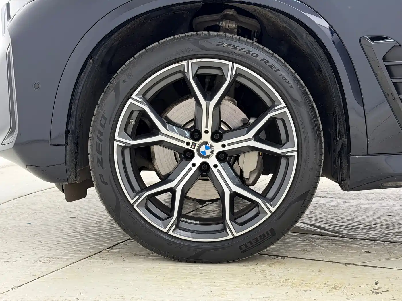 BMW X5 2023 xDrive 30Li Premium M Sport Package фото 28