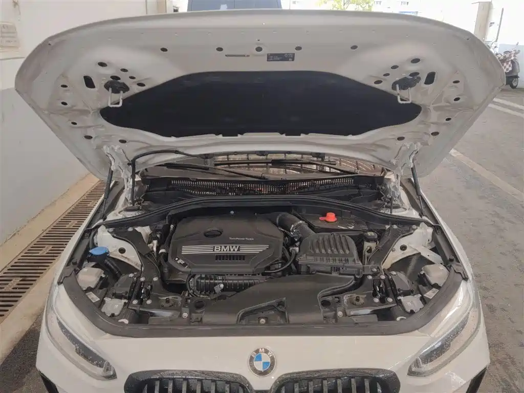 BMW 1-SERIES