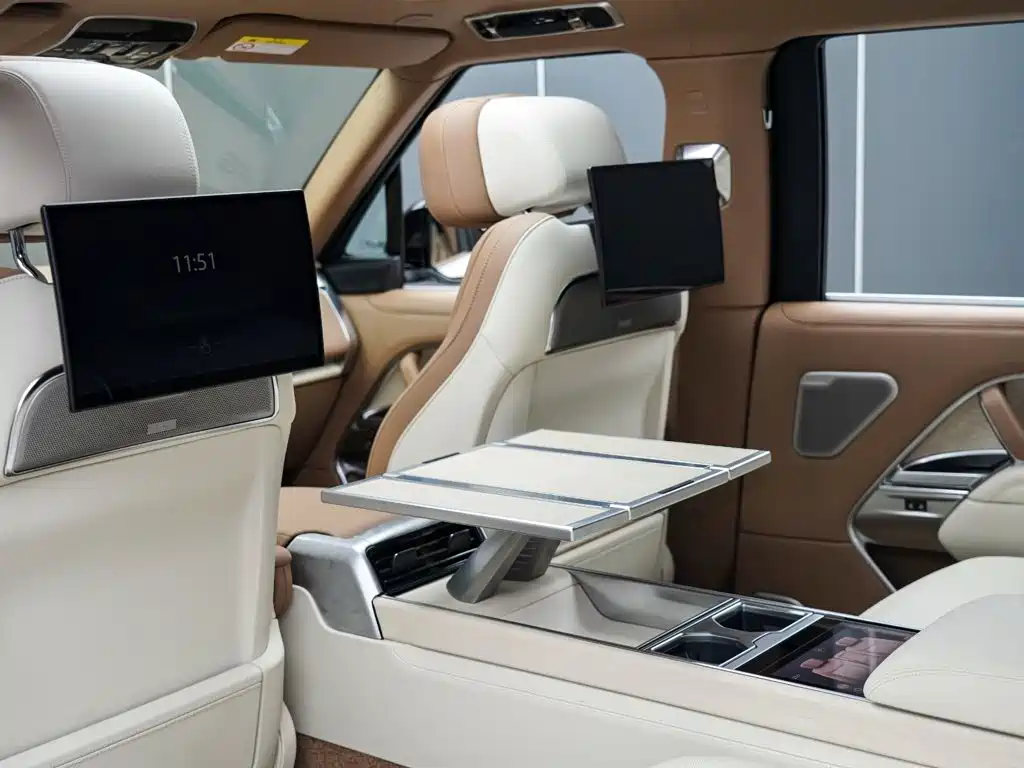 Photo 15 - Land Rover Range Rover