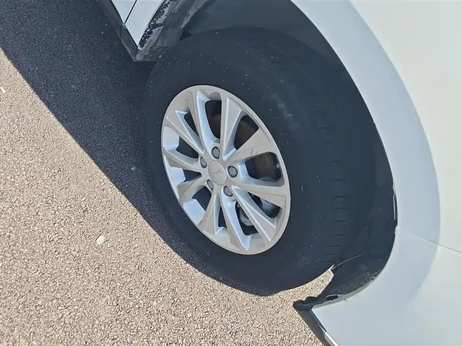 Haval M6 2023 PLUS 1.5T DCT Luxury Smart Connect фото 6