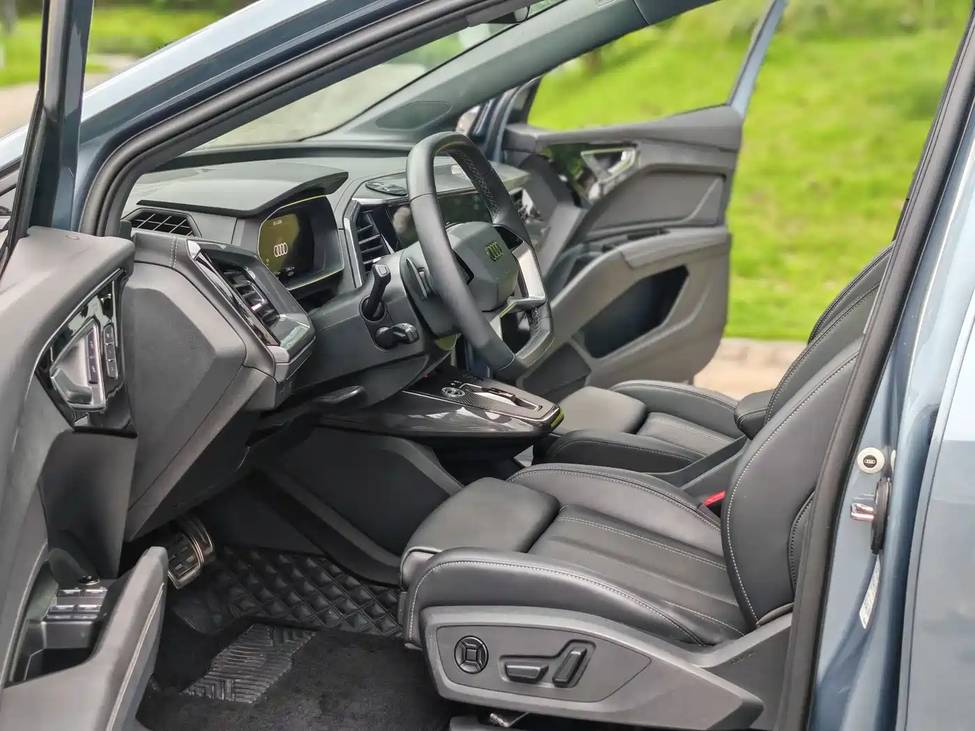 Audi Q4 e-tron 2024 40 e-tron Creation Edition фото 8