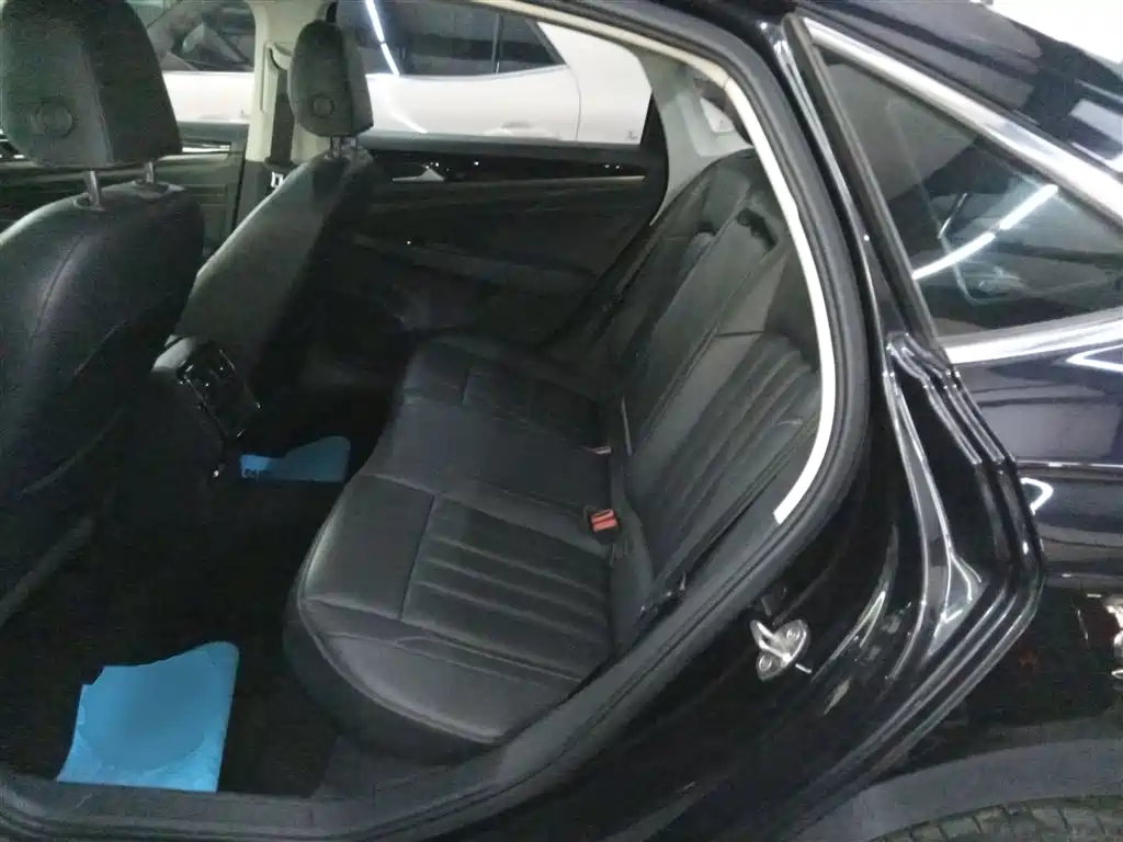 Volkswagen Passat 2020 Facelift 280TSI Business Version China VI фото 17
