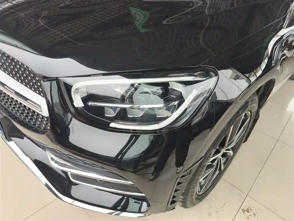 MERCEDES-BENZ GLC