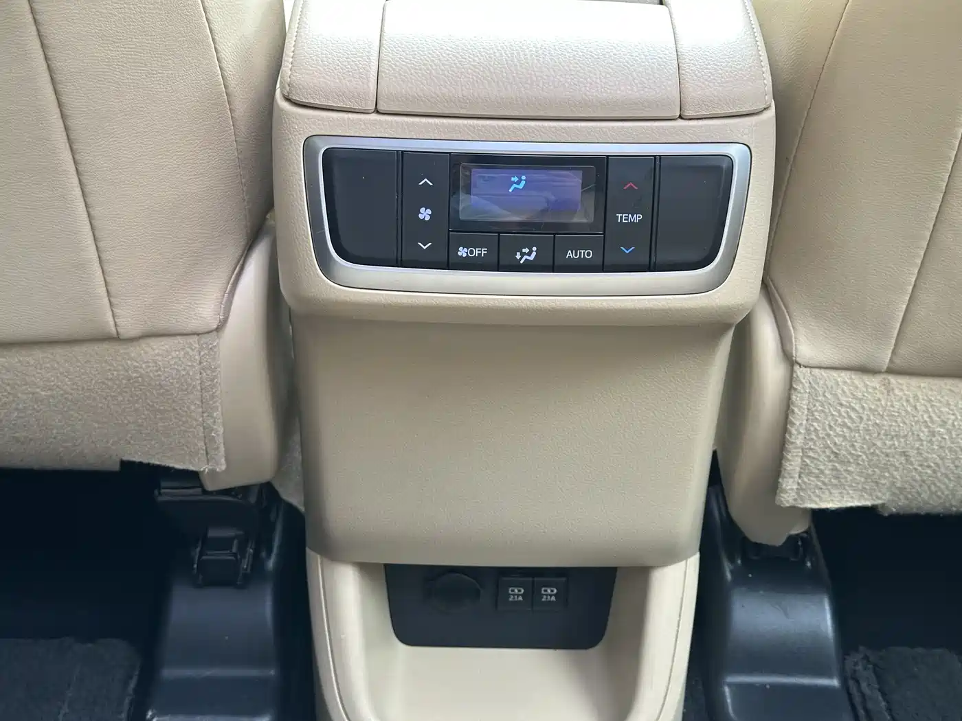 Toyota Highlander 2018 2.0T 4WD Premium 7-seater China VI фото 20