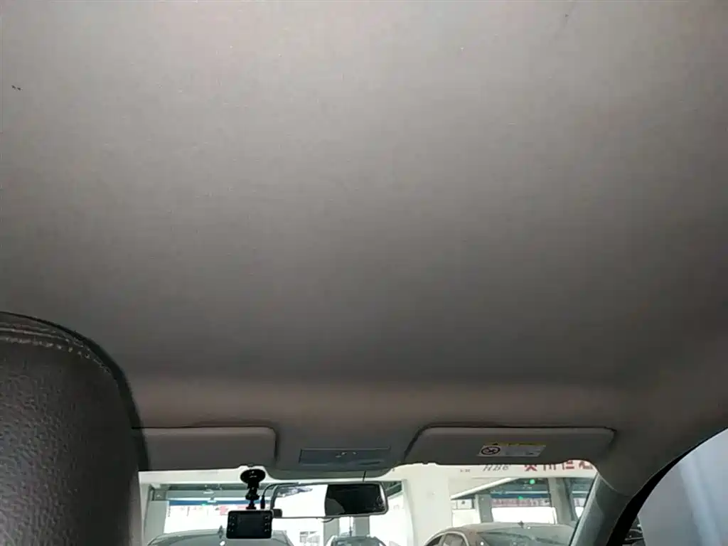 Volkswagen Jetta 2015 1.6L Manual Trend фото 18
