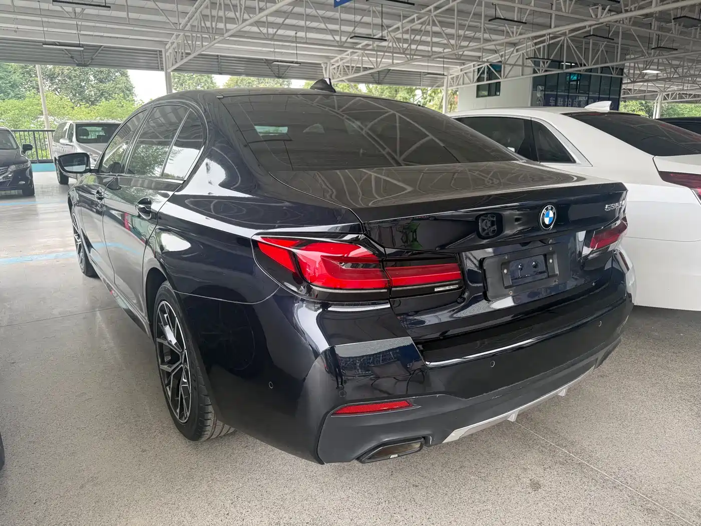 BMW 5 Series 2021 525Li M Sport Package фото 6