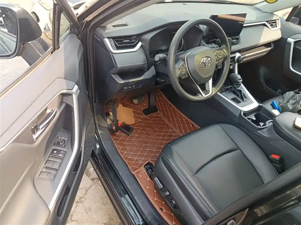 Toyota RAV4 Rongfang 2023 2.0L CVT 4WD Adventure Edition фото 17