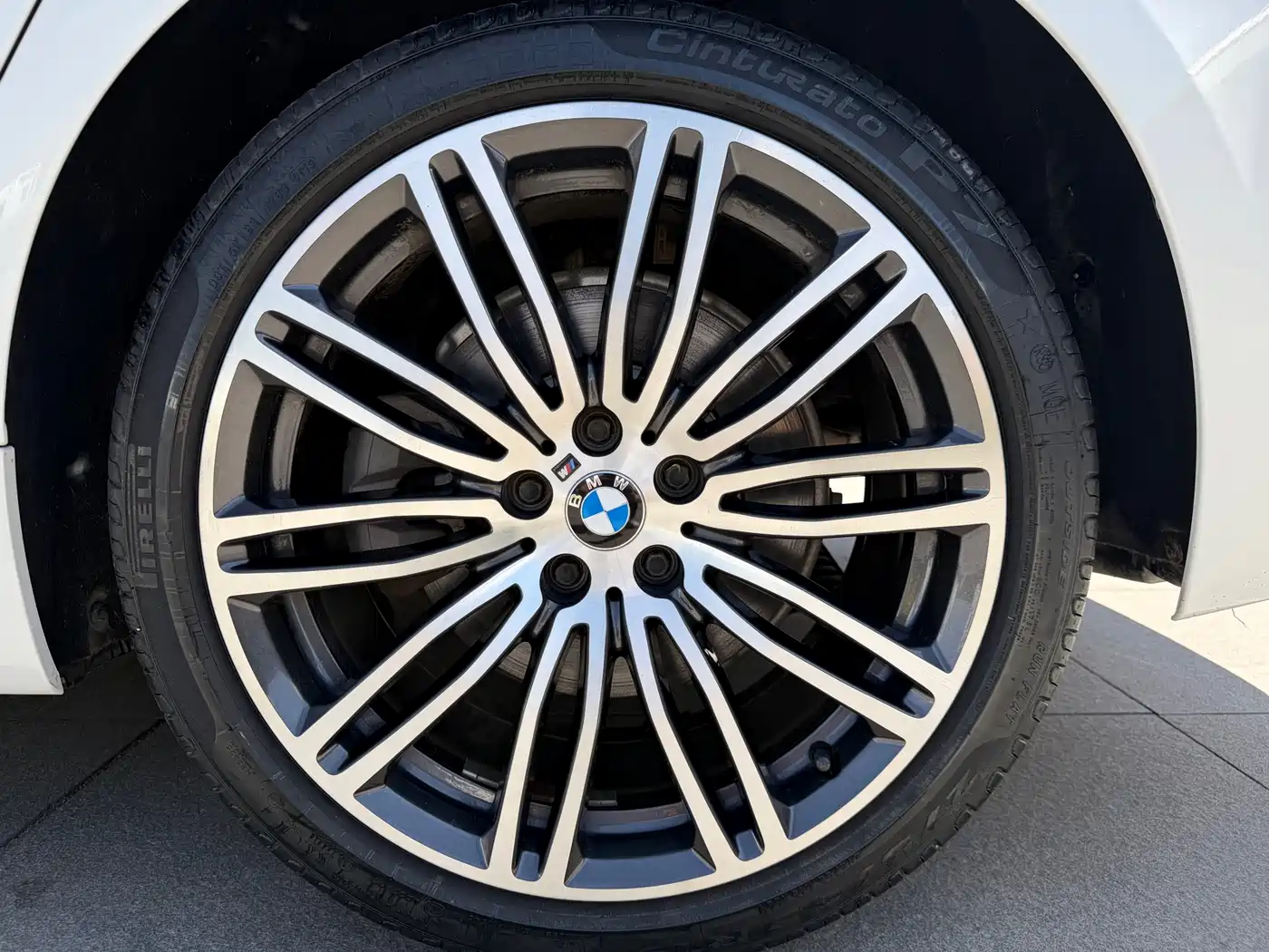 BMW 5 Series 2019 530Li Leading M Sport Package фото 10