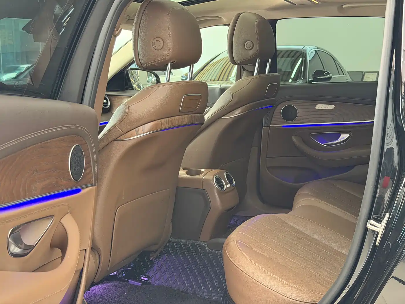 Mercedes-Benz E-Class 2017 E 300 L Luxury фото 9