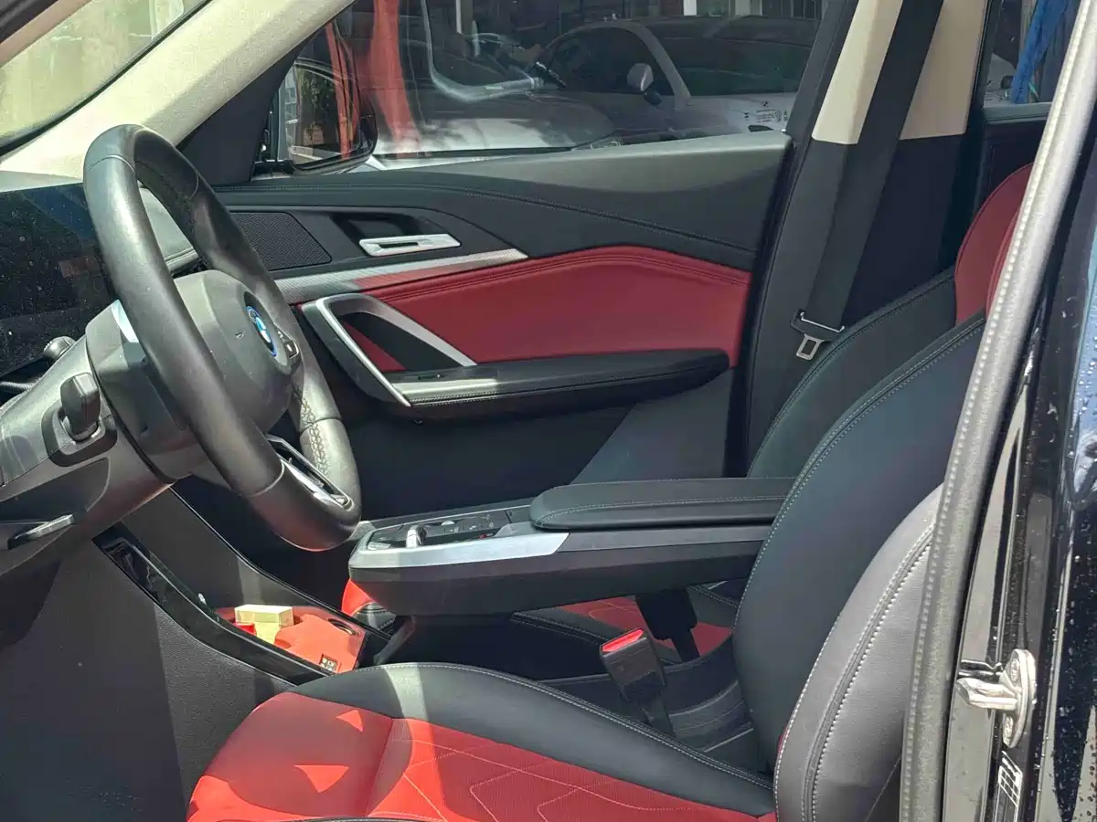 BMW iX1 2023 eDrive25L M Sport Package фото 5