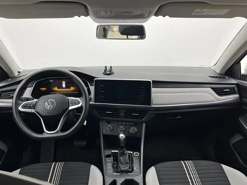 Volkswagen Bora 2024 200TSI DSG Smooth Ride Edition фото 2