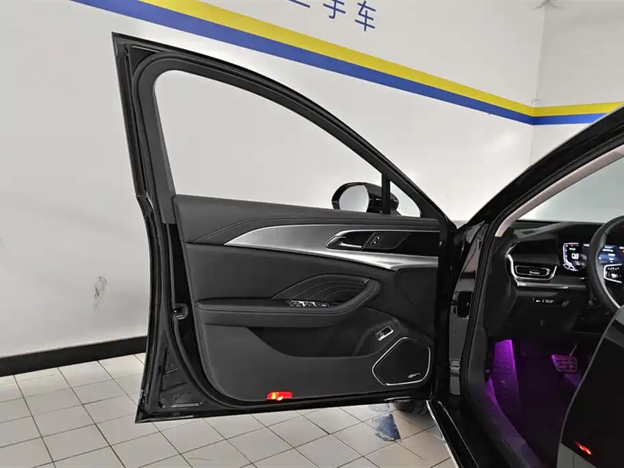 Hongqi H5 2024 1.5T DCT Smart Connect Flag Rhythm Edition фото 7