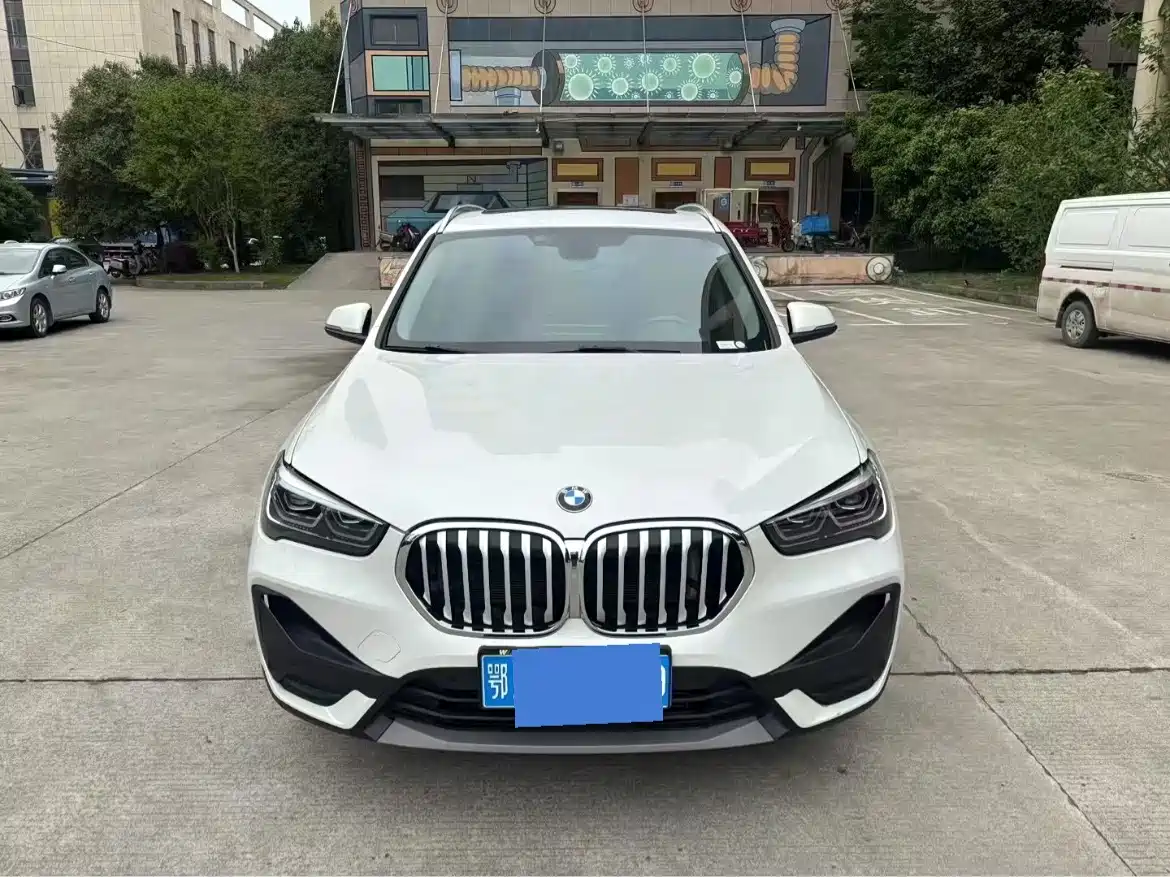 BMW X1 2022 xDrive25Li Premium фото 2
