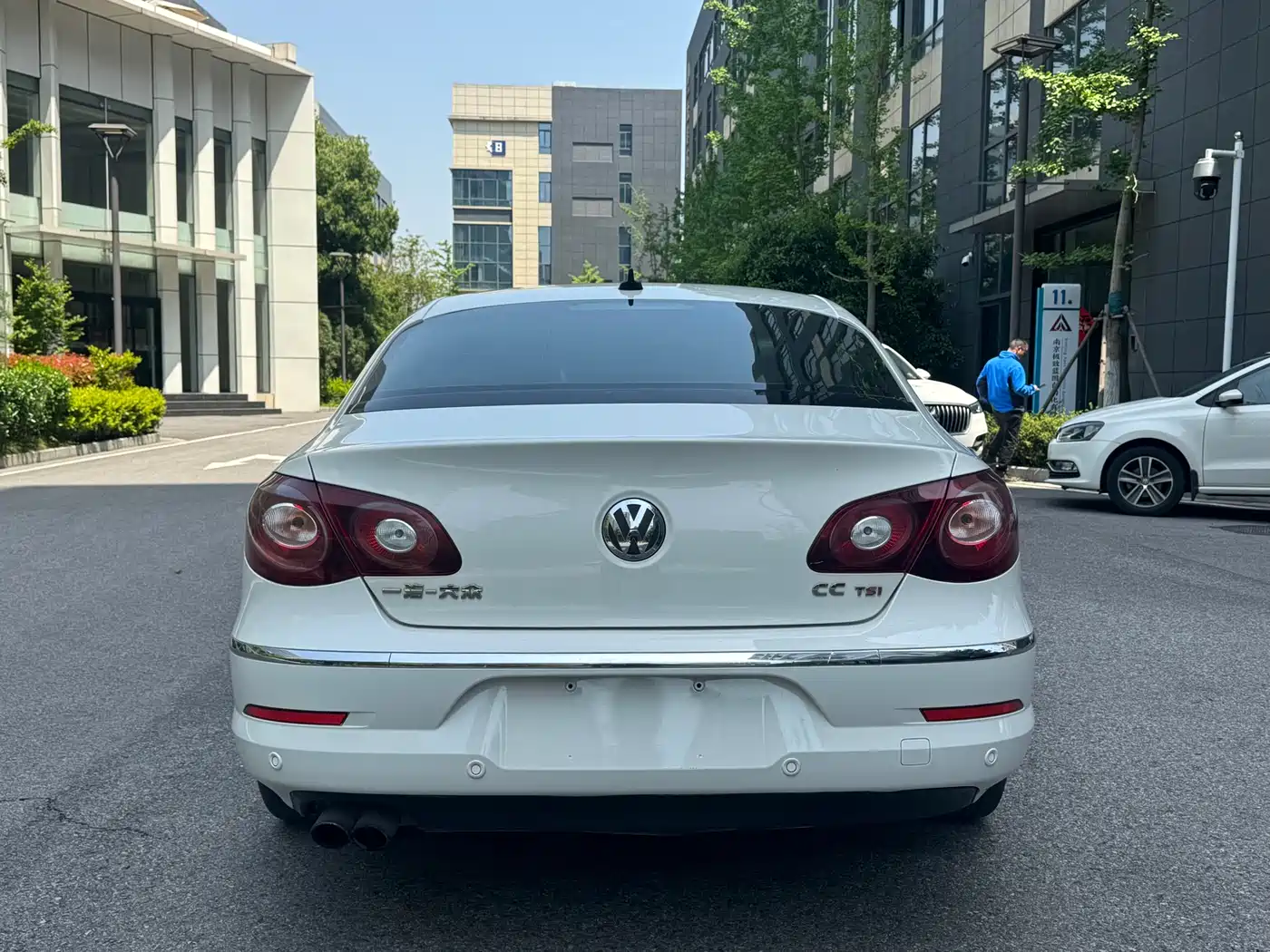 Volkswagen FAW-Volkswagen CC 2012 1.8TSI Elite фото 5