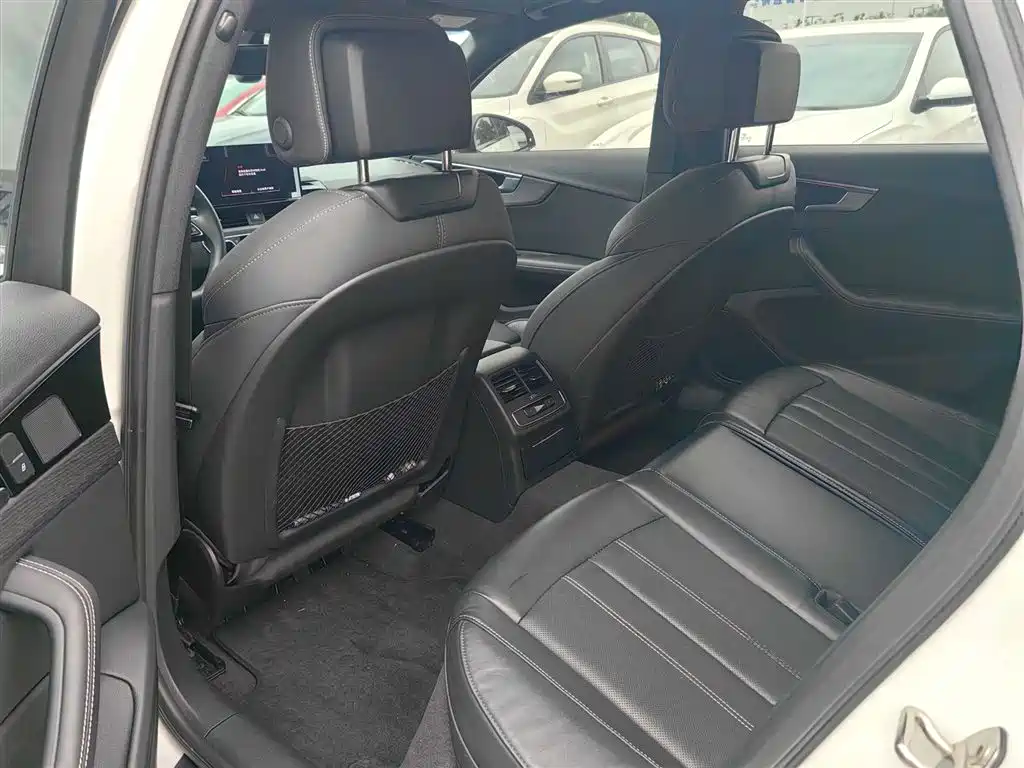 Audi A4L 2023 40 TFSI Luxury Sport фото 6