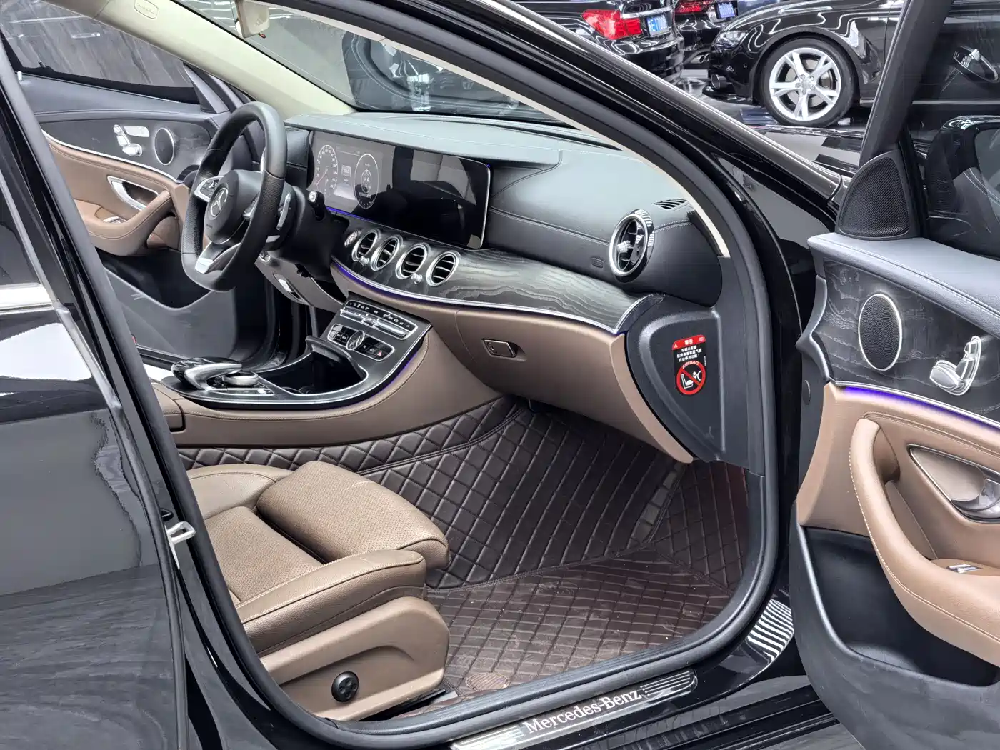 Mercedes-Benz E-Class 2016 E 200 L Sport Type фото 12