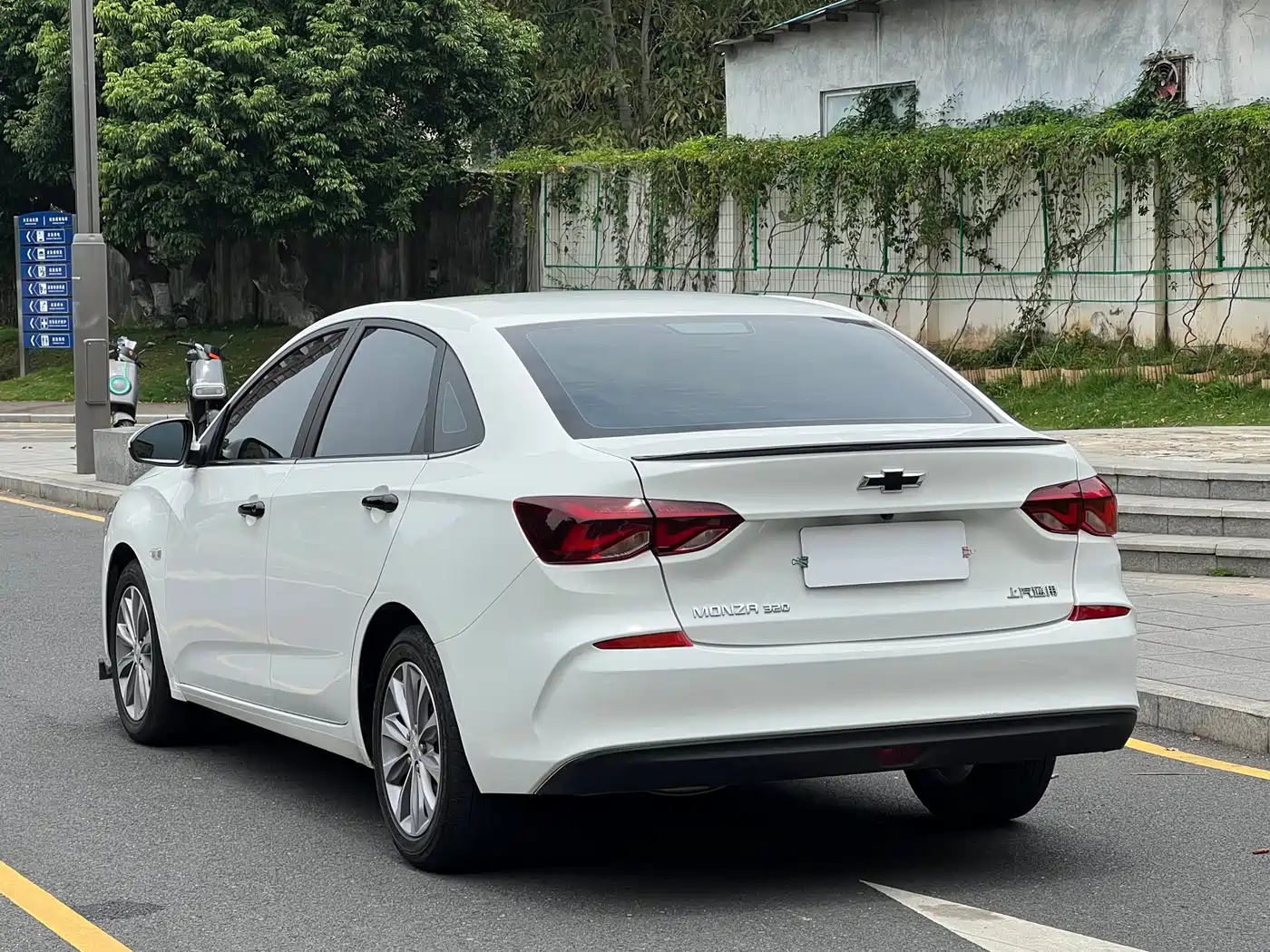 CHEVROLET CRUZE