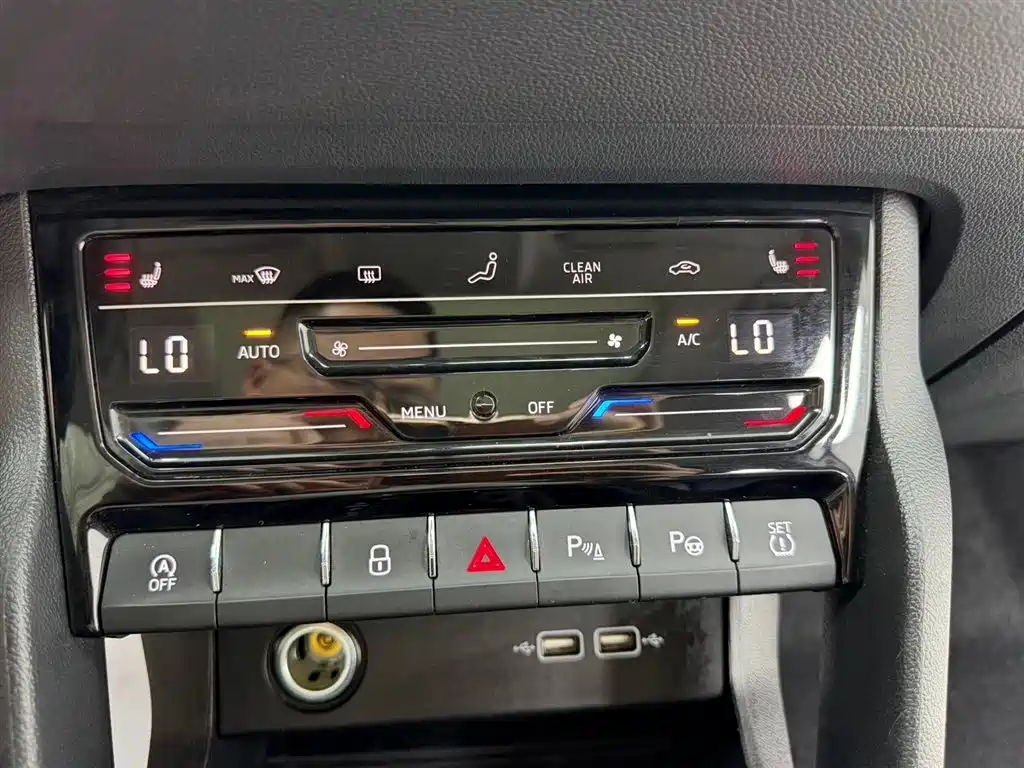 Škoda Karoq 2022 TSI280 Luxury Edition фото 17