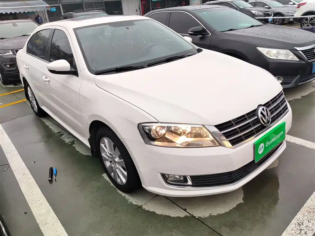 Volkswagen Lavida 2013 Facelift Classic 1.6L Automatic Comfort фото 4