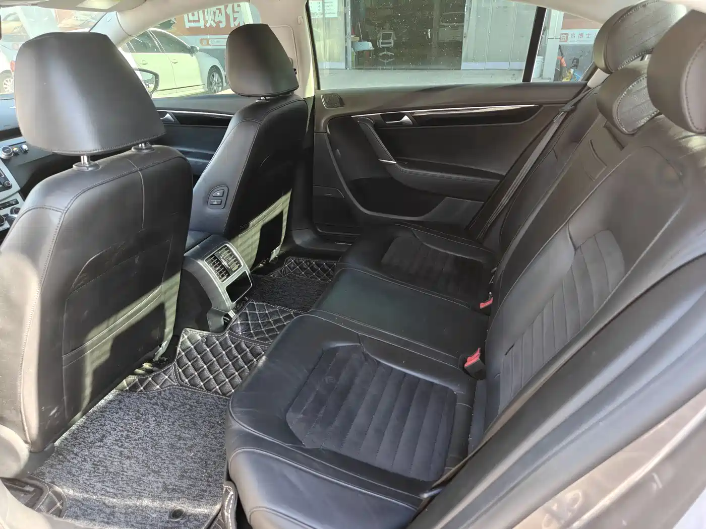 Volkswagen Magotan 2015 Facelift 2.0TSI Luxury фото 9