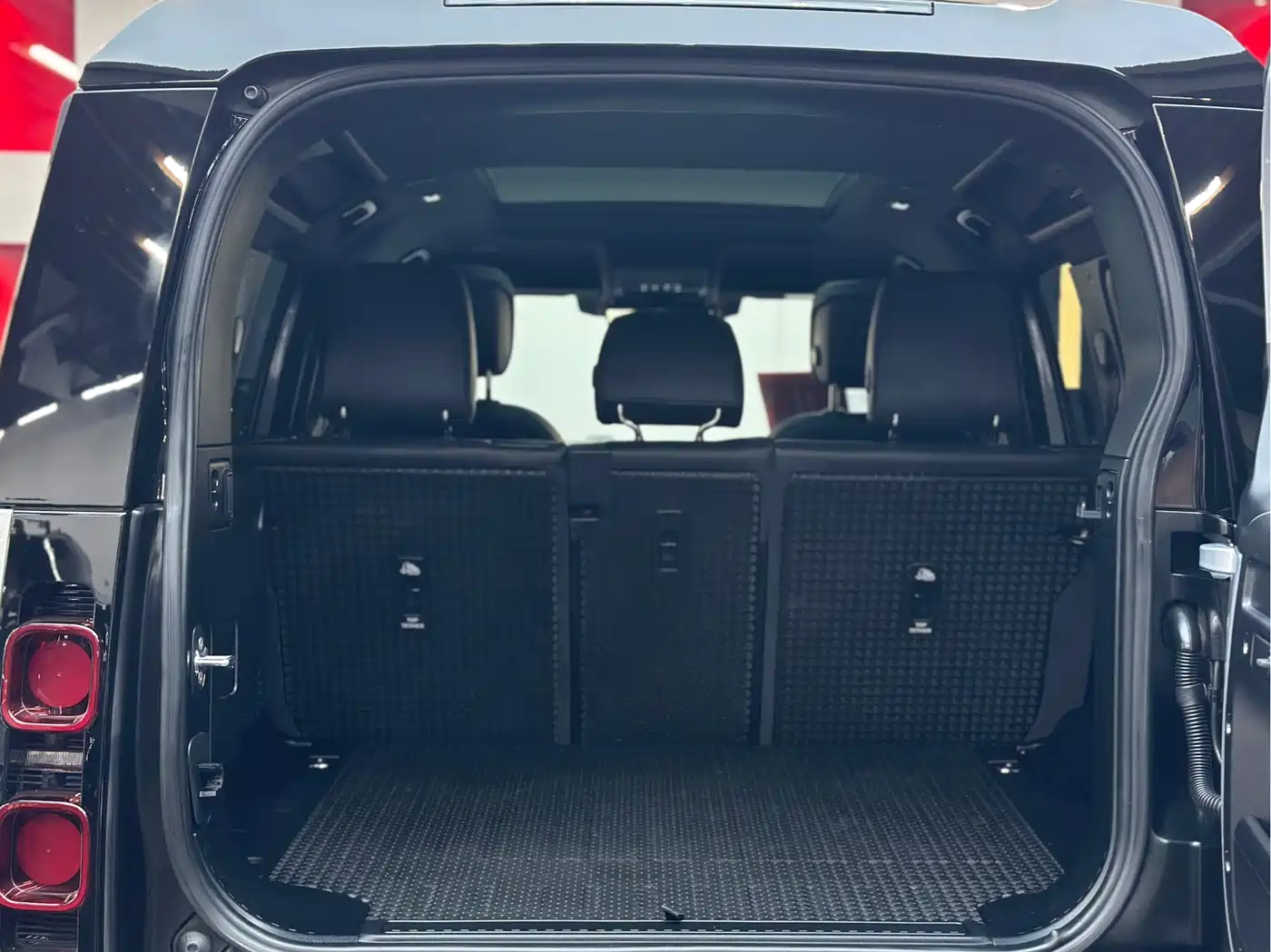 Land Rover Defender 2021 110 P400 X-DYNAMIC HSE фото 29