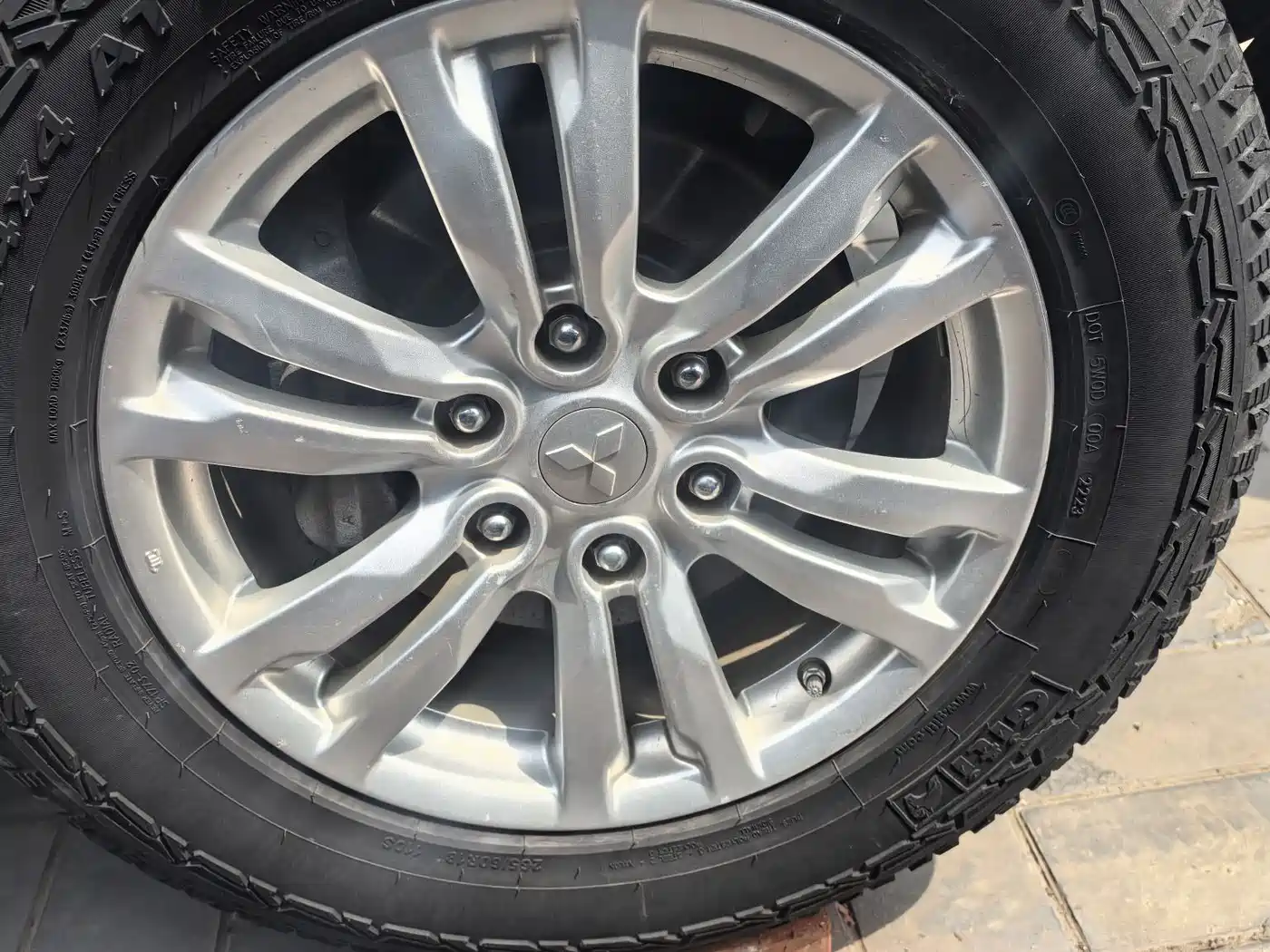 Mitsubishi Pajero (Import) 2018 3.0L Automatic Premium Edition фото 4