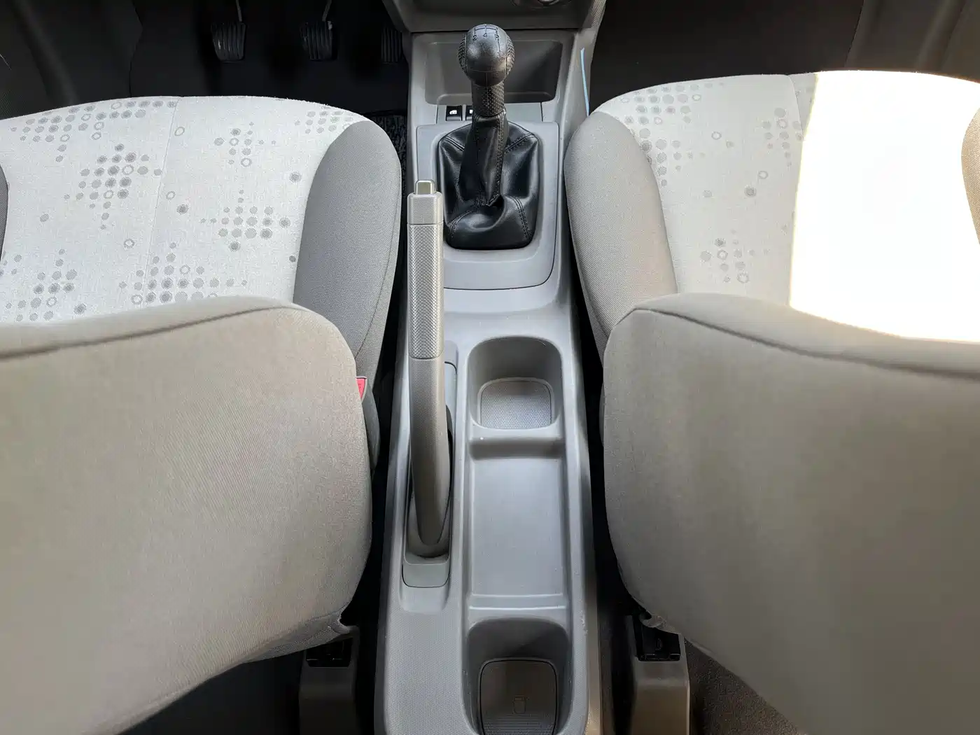 Chevrolet Sail 2013 Sedan 1.2L Manual Fashion Happiness Edition фото 16
