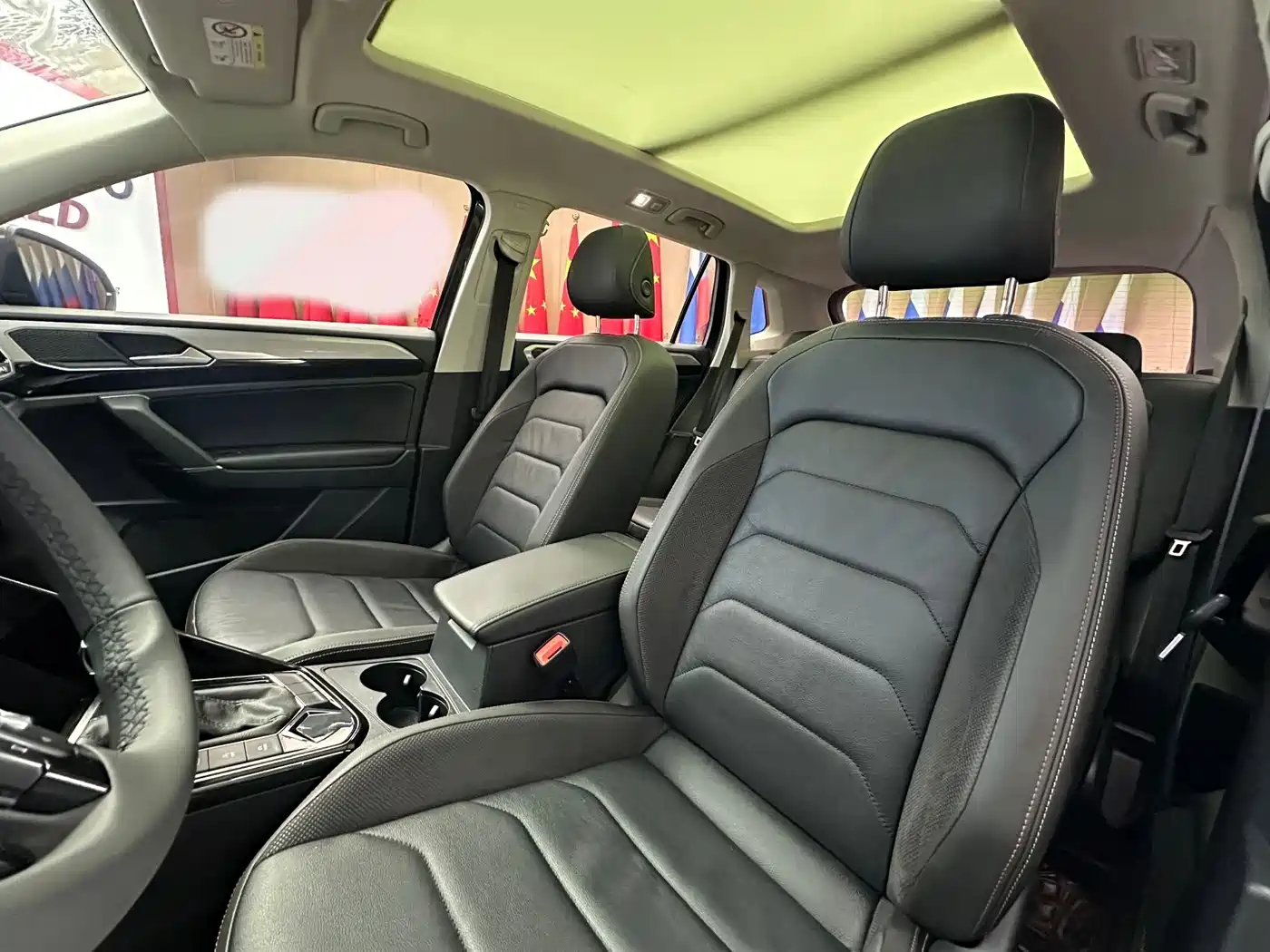 Volkswagen Tayron 2022 280TSI 2WD Luxury Smart Connect Edition фото 9