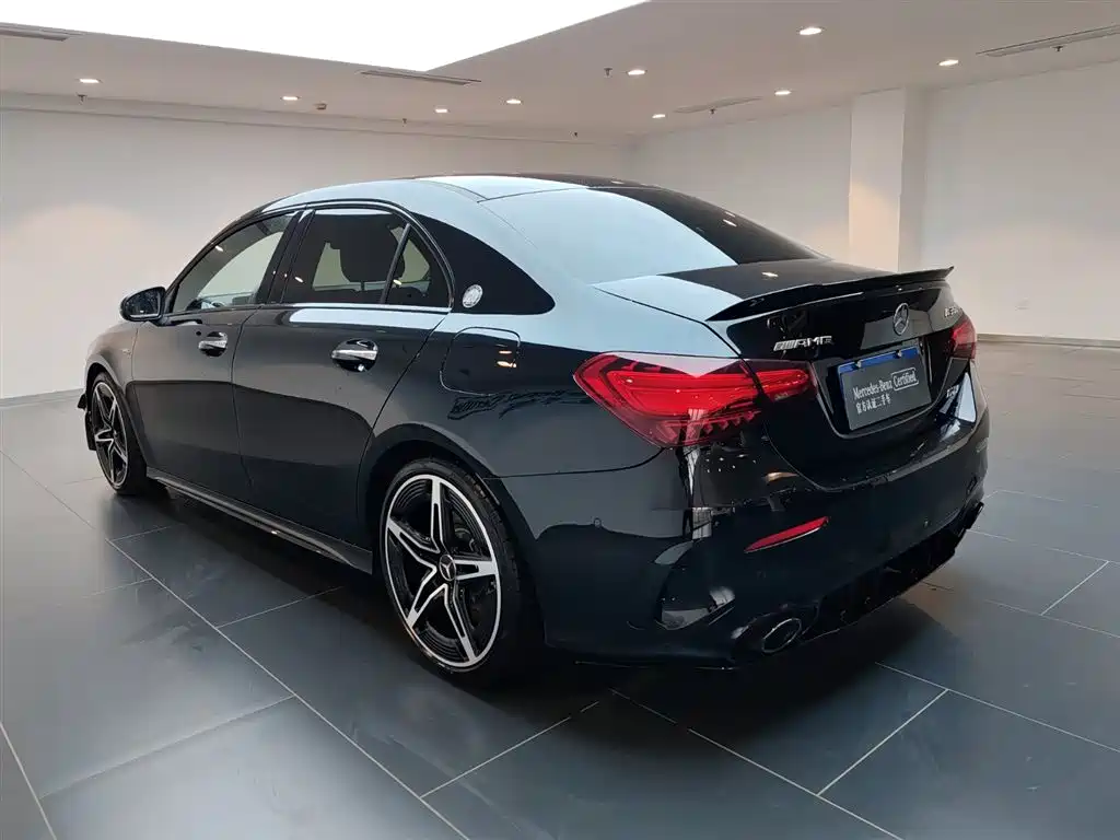 Mercedes-Benz A-Class AMG 2025 AMG A 35 L 4MATIC фото 3