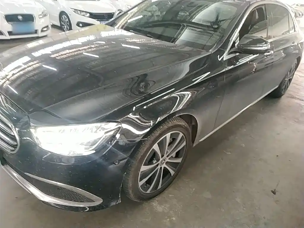 Mercedes-Benz E-Class New Energy 2022 Facelift III E 350 e L Plug-in Hybrid Sedan фото 2