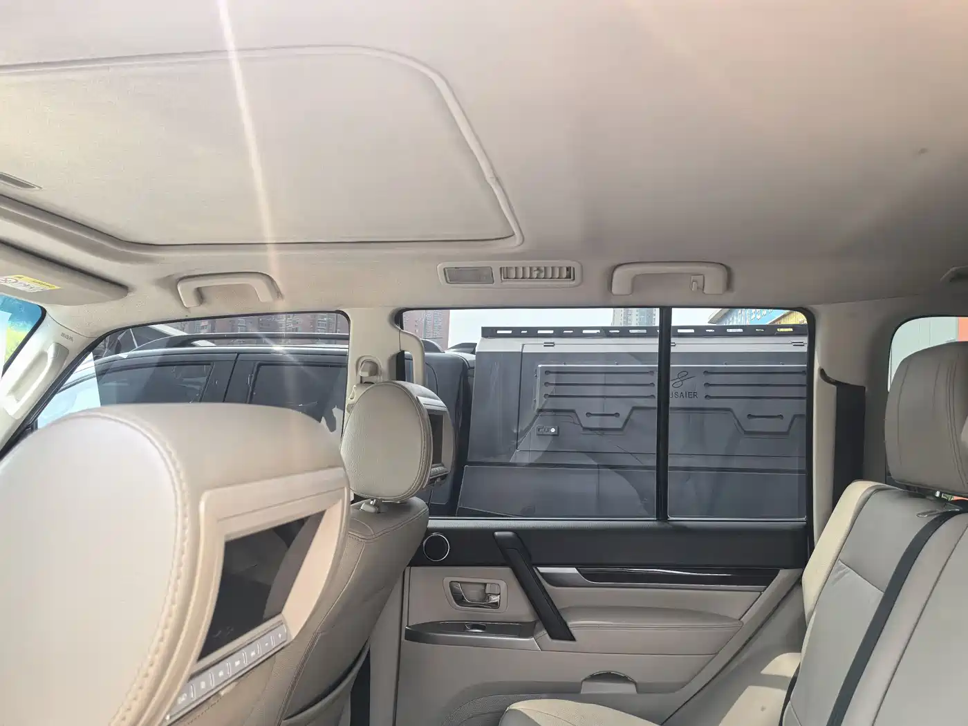Mitsubishi Pajero (Import) 2018 3.0L Automatic Premium Edition фото 9
