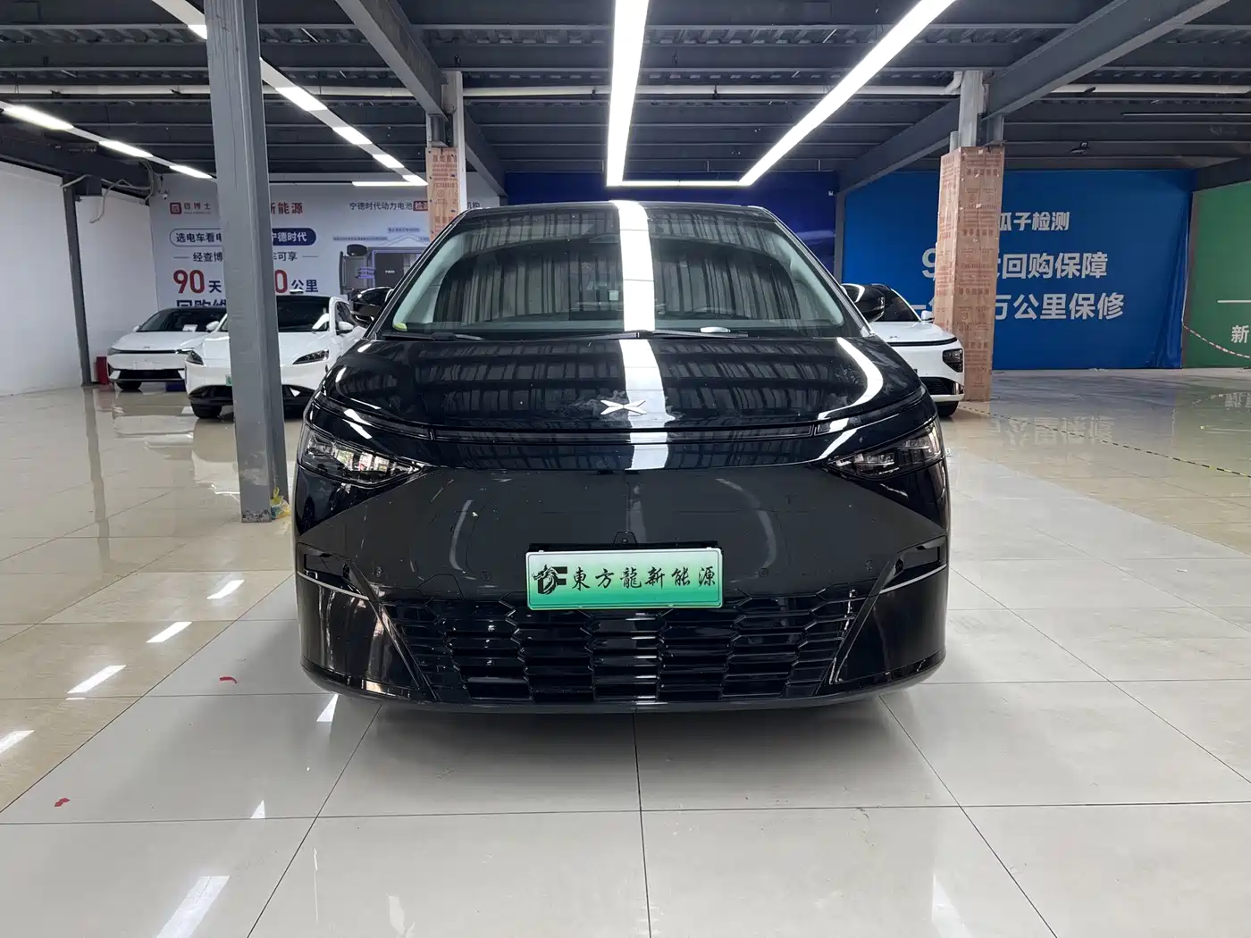 Фото 2 - XPeng X9