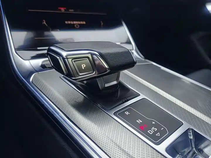 Audi A6L 2023 40 TFSI Luxury Elegance фото 7