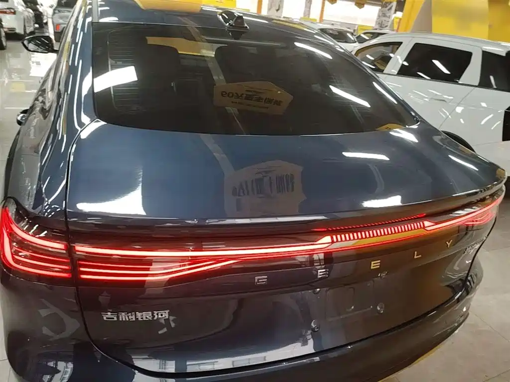 Geely Galaxy Galaxy A7 2025 EM-i фото 6