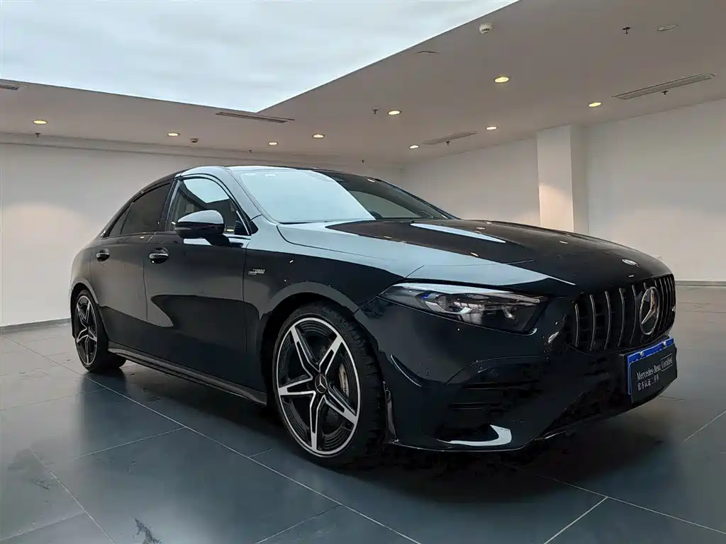 Mercedes-Benz A-Class AMG 2025 AMG A 35 L 4MATIC фото 2