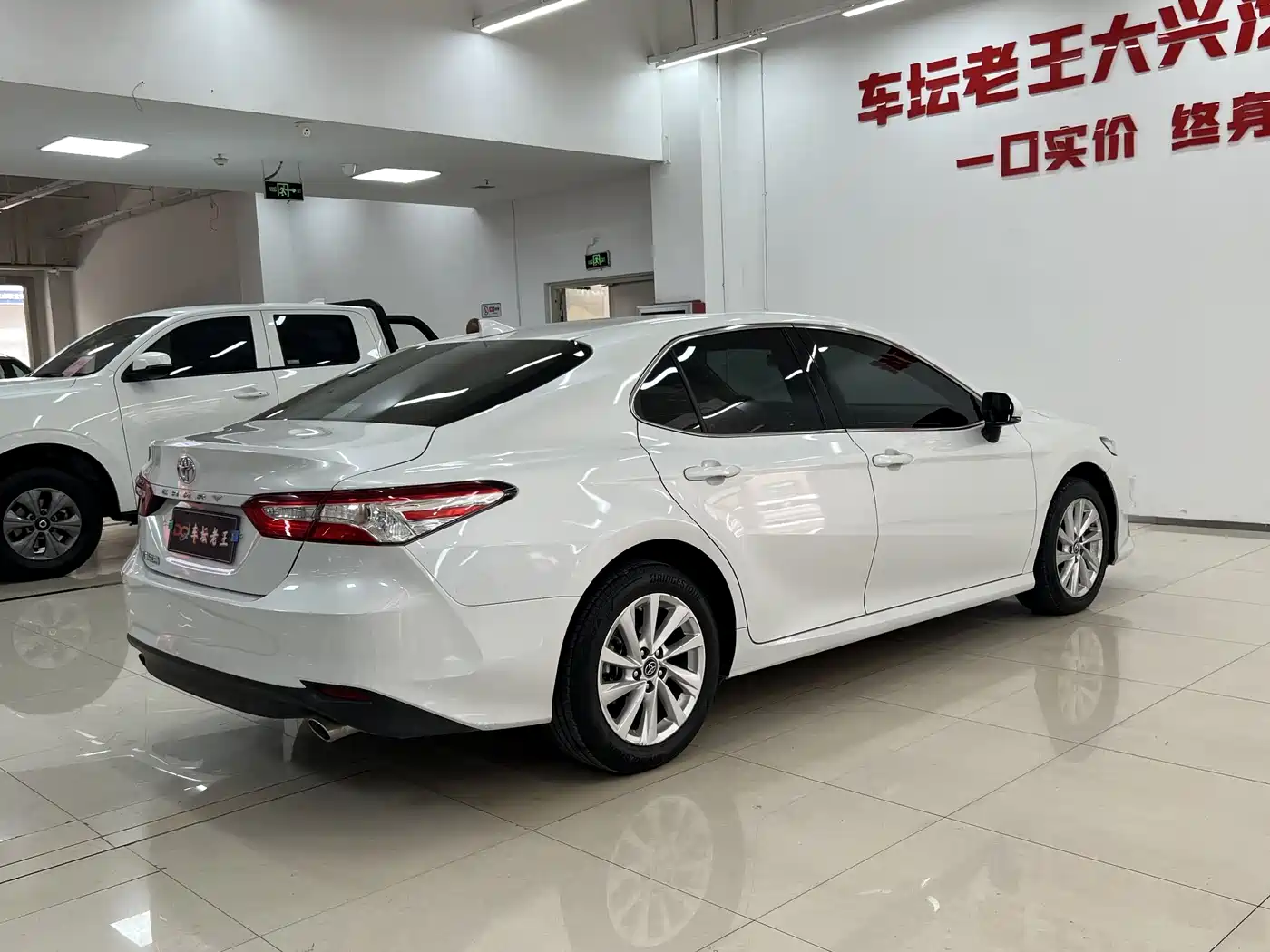 Toyota Camry 2023 2.0GVP Leading Edition фото 13