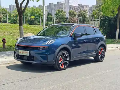 Lynk & Co 06
